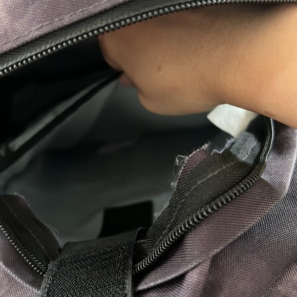 Backpack ripzone with ipad or laptop compartment inside - Picture 5 of 9